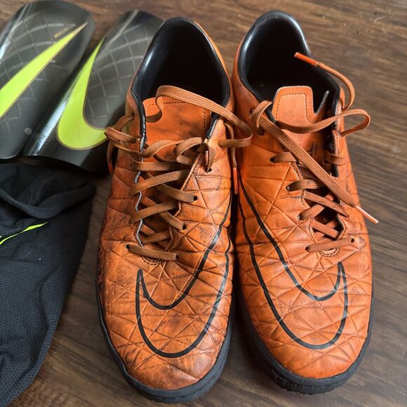 Nike Men’s Soccer Cleats Hypervenom Phelon II Firm Ground Bronze 9.5, Guards - Picture 7 of 9